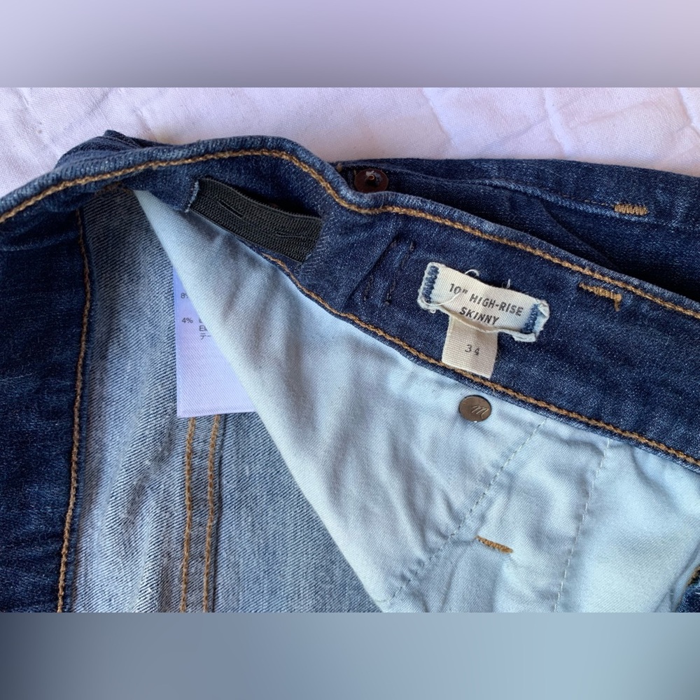Madewell 10” High Rise Jeans with Adjustable Waist - Picture 4 of 7